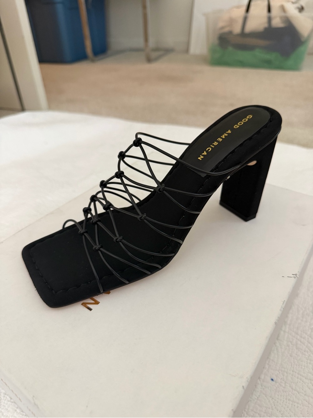 Good American Black Strappy Square-Toe skinny Block Heel sandal
